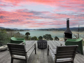 Hosts on the Coast Panoramic Sea Views on Paku